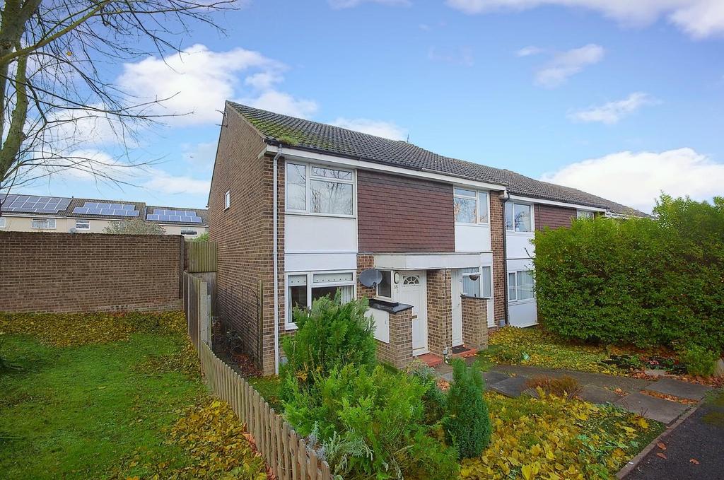 Keats Way, Hitchin 2 bed end of terrace house £1,000 pcm (£231 pw)