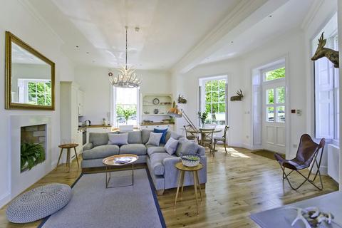 1 bedroom apartment to rent - Hampton Court Road, East Molesey, Surrey, KT8