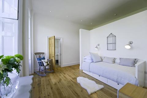 1 bedroom apartment to rent - Hampton Court Road, East Molesey, Surrey, KT8
