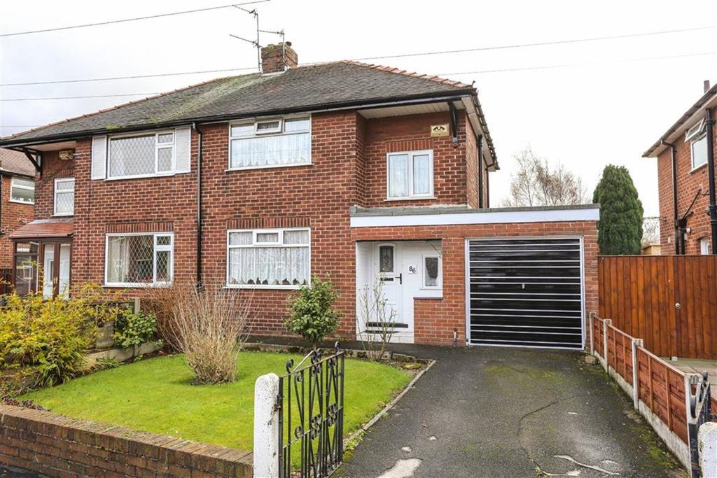 Bollington Road, Heaton Chapel 3 bed semidetached house £270,000