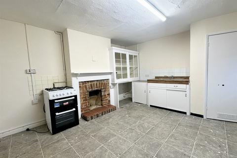 2 bedroom terraced house to rent, School Hill, Storrington, RH20