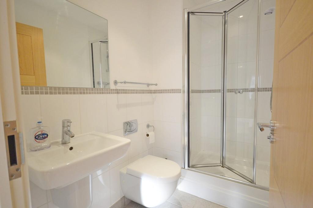 En-Suite Apartment t