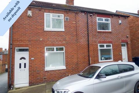 3 bedroom end of terrace house to rent, Greathead Street, South Shields