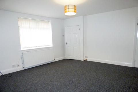 3 bedroom end of terrace house to rent, Greathead Street, South Shields