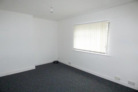 3 bedroom end of terrace house to rent, Greathead Street, South Shields