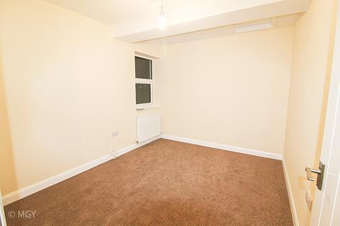 2 bedroom apartment to rent, Cardiff Road, Taffs Well