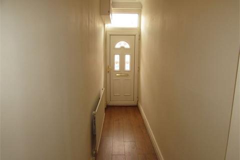 3 bedroom terraced house to rent, Ivanhoe Road, Conisbrough, Doncaster,