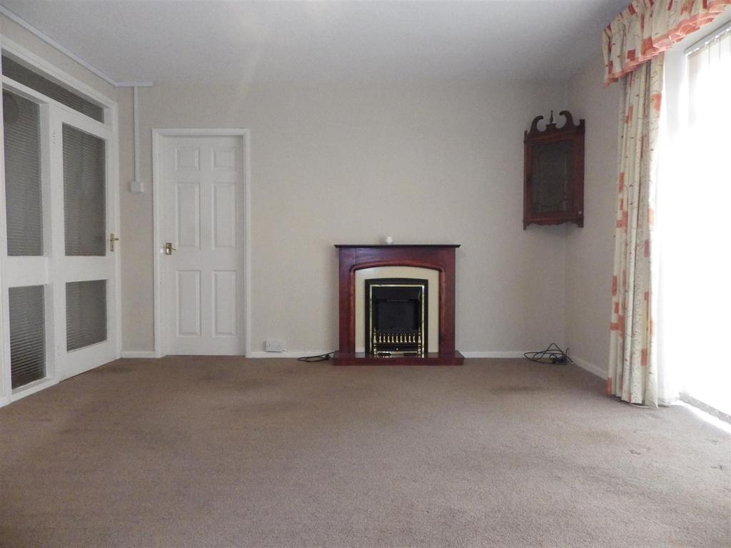 Huntlands Road, Halesowen 2 bed flat £125,000