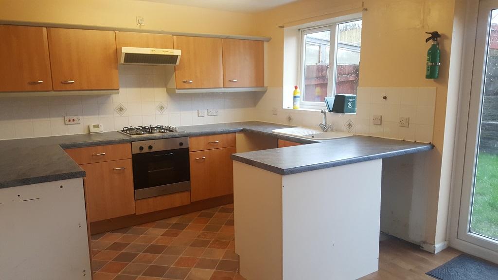 Lon Enfys, Llansamlet, SA7 9XZ 3 bed semidetached house £595 pcm (£