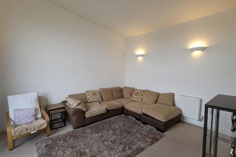 1 bedroom flat to rent, St Margarets Court, Marina, Swansea, SA1 1AZ