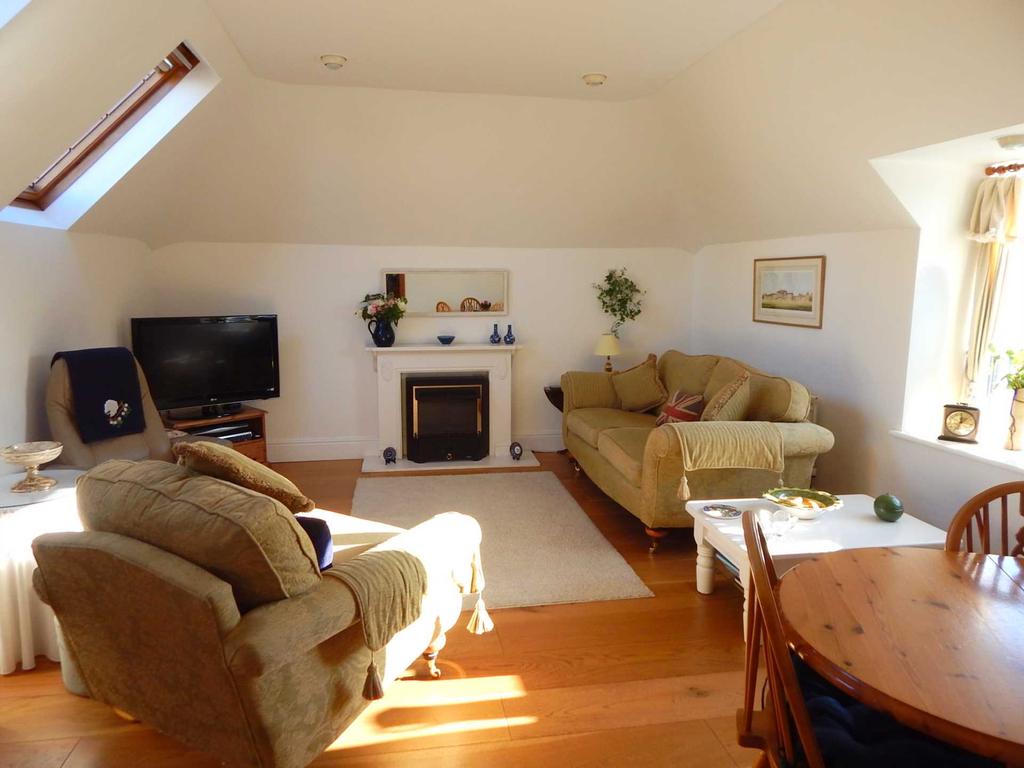Colway Lane, Lyme Regis, Dorset 3 bed detached house £385,000