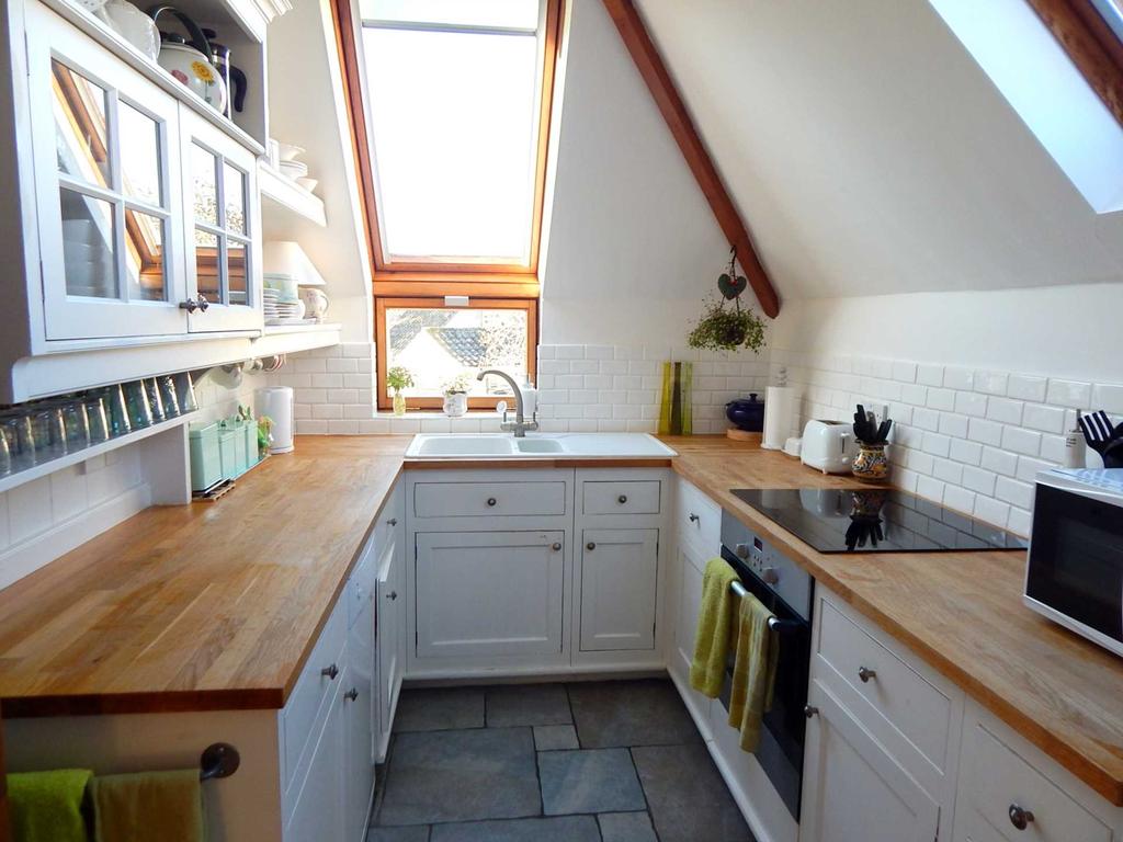 Colway Lane, Lyme Regis, Dorset 3 bed detached house £385,000