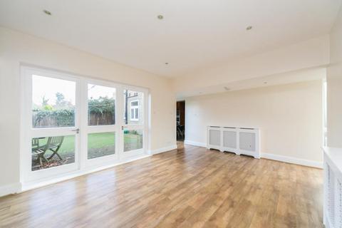 4 bedroom terraced house to rent, Upper Cavendish Avenue, Finchley Central, N3