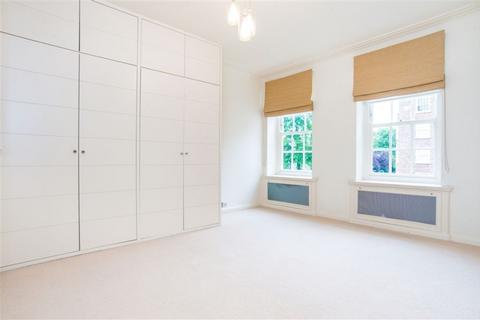 4 bedroom flat to rent, Avenue Road, St John's Wood, NW8