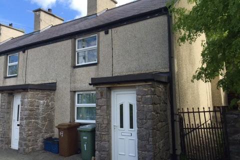 2 bedroom terraced house to rent, Bethesda, Gwynedd