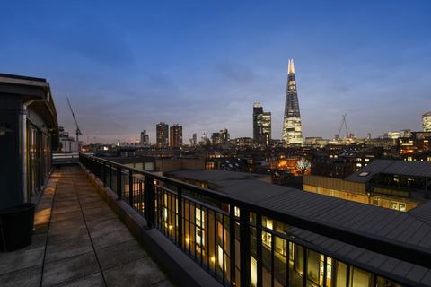 2 bedroom penthouse to rent - Bell Yard Mews London Bridge SE1