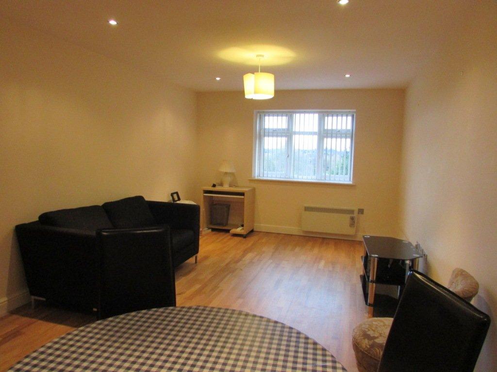Arden House, Olton, B92 7RF 2 bed apartment £775 pcm (£179 pw)
