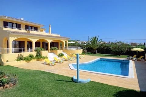 4 bedroom villa, Galé (albufeira), Albufeira Algarve