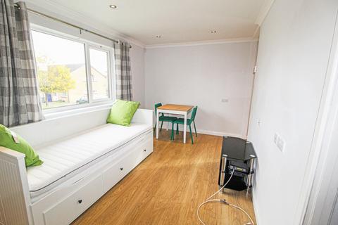 Studio to rent, Limeslade Close, Fairwater