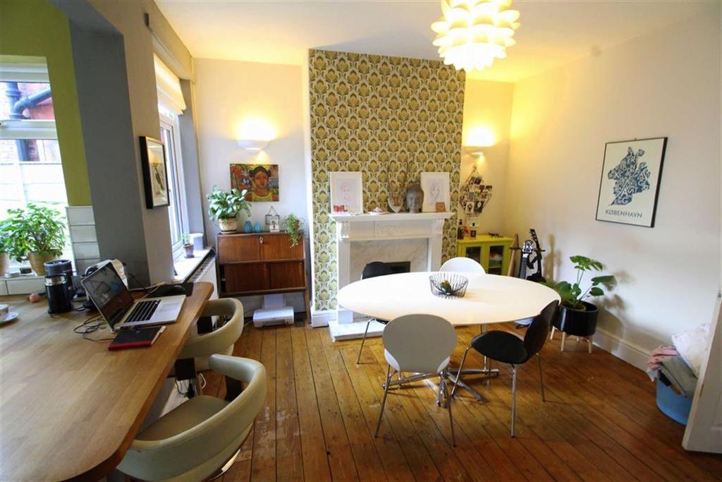 Reeves Road, Chorlton 3 bed terraced house £1,400 pcm (£323 pw)