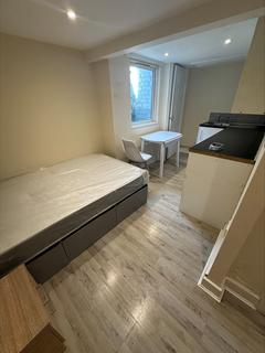 Studio to rent, Whingate, Leeds, West Yorkshire, LS12