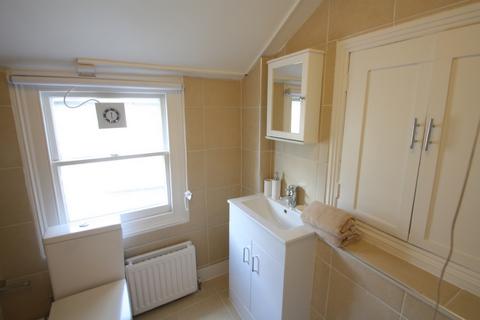 1 bedroom flat to rent, Altenburg Gardens, London SW11
