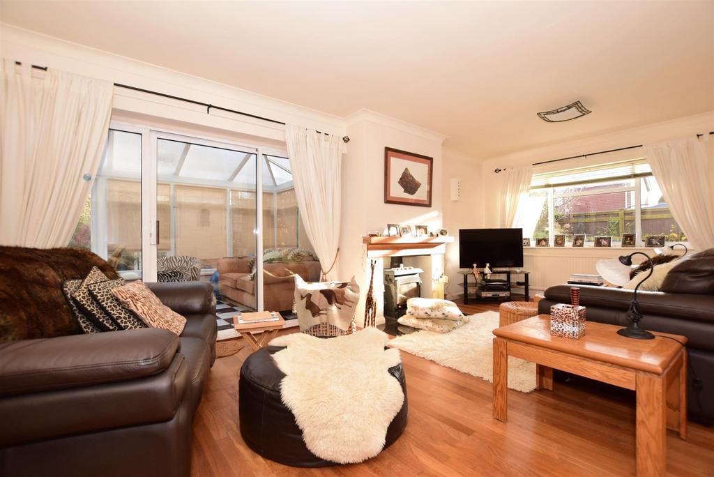 Jarvist Place, Kingsdown, Deal, Kent 3 bed detached house for sale £475,000