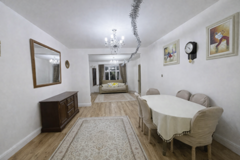 4 bedroom semi-detached house to rent, Dean Lane, Edgware, HA8