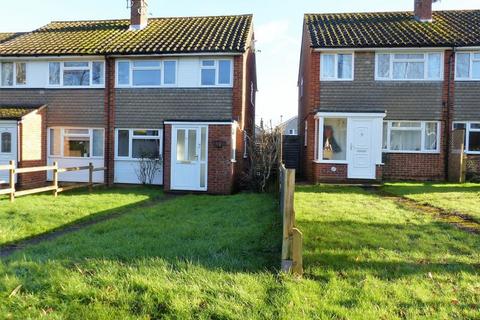 3 bedroom semi-detached house to rent, Gingers Close, Cranleigh