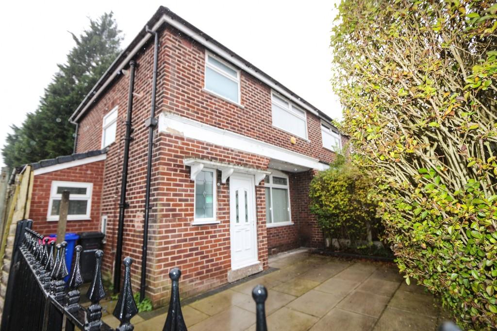 12 Windsor Ave Irlam 3 bed semidetached house £134,995