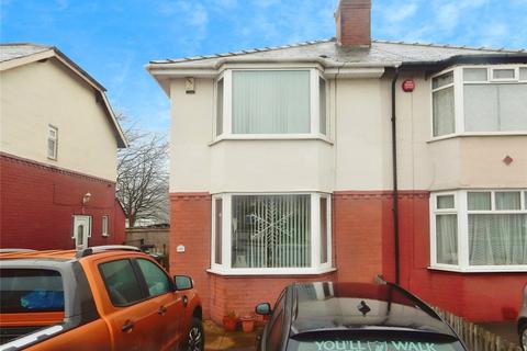 3 bedroom semi-detached house to rent, Leeds Road, Huddersfield, HD2