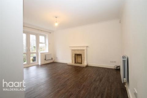 5 bedroom detached house to rent, Abigail Crescent, CHATHAM