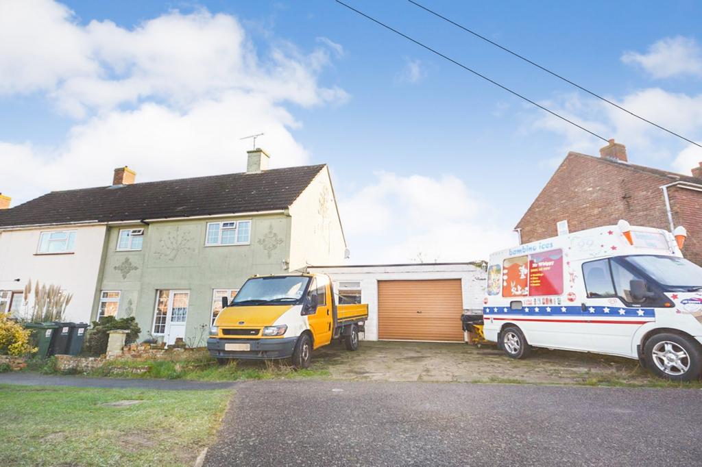 Bailey Bridge Road, Braintree, Essex, CM7 3 bed semidetached house £