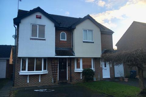 2 bedroom semi-detached house to rent, Caterham on the Hill