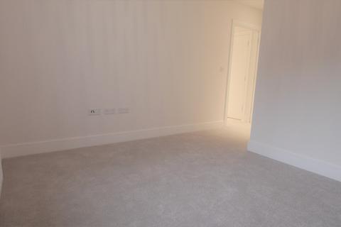 2 bedroom flat to rent, Harpers Lodge, Arundale Walk, Horsham, RH12