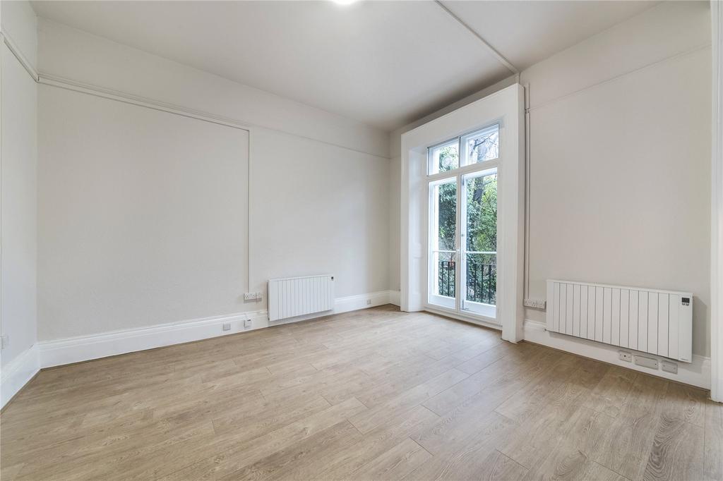 Studio Room