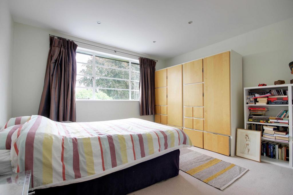 Tetherdown, Muswell Hill, N10 4 bed terraced house £1,580,000