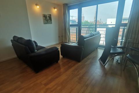 2 bedroom flat to rent, City Point 2, Chapel Street, Salford, M3 6ET