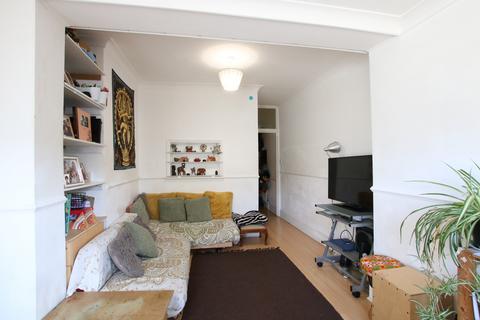 2 bedroom flat to rent, Brenthurst Road, Willesden, London