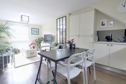 1 bedroom apartment to rent, Filey Avenue, London