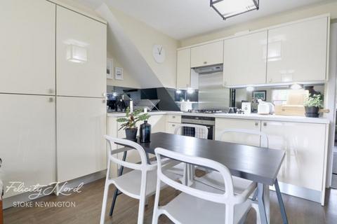 1 bedroom apartment to rent, Filey Avenue, London