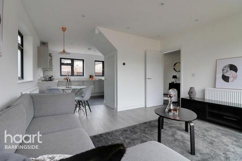 Dunspring Lane, Ilford