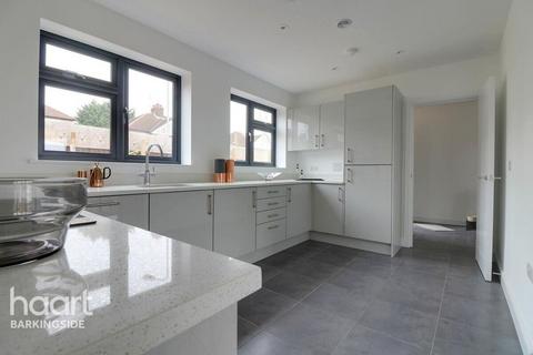Dunspring Lane, Ilford