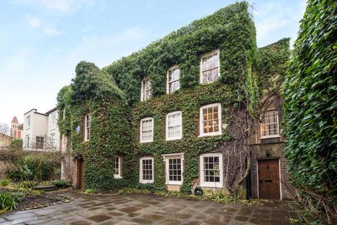 undefined, Frognal, Hampstead, NW3