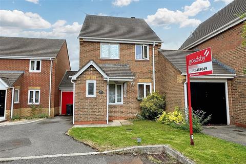 3 bedroom link detached house to rent, Blandford St Mary