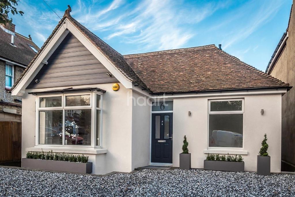 Curzon Road, Maidstone, Kent, ME16 3 bed bungalow £470,000