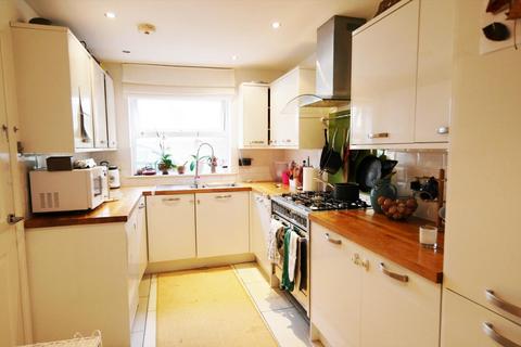3 bedroom house to rent, Noble Mews, Albion Road, Stoke Newington, London, N16