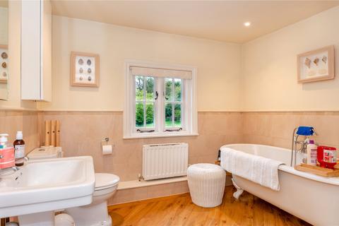 4 bedroom detached house to rent, Manor Farm Road, Waresley, Sandy, Bedfordshire, SG19