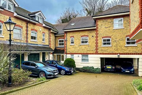 2 bedroom apartment to rent, Parkgate Mews, London, N6