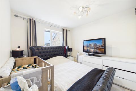 3 bedroom terraced house to rent, Tay Road, Tilehurst, Reading, Berkshire, RG30